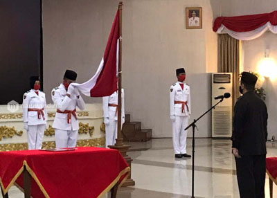 Gubri Syamsuar Kukuhkan Paskibra Riau Upacara 17 Agustus di Gedung Pauh Janggi